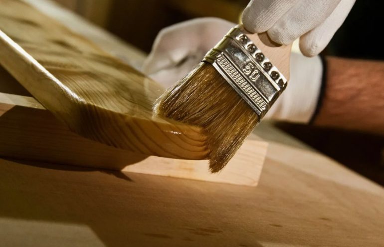 Масло для деревянных окон и дверей, защита от деформации