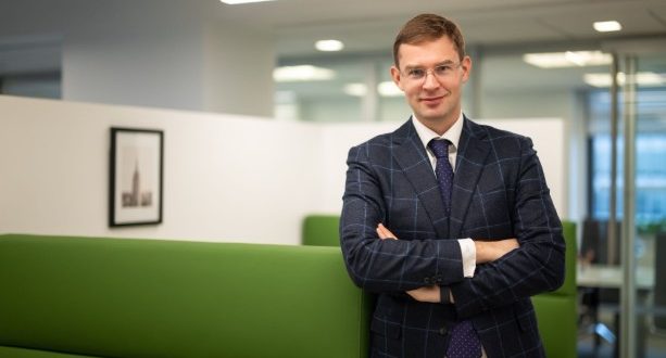 Какую роль занимает Тимур Турлов в Freedom Holding Corp.
